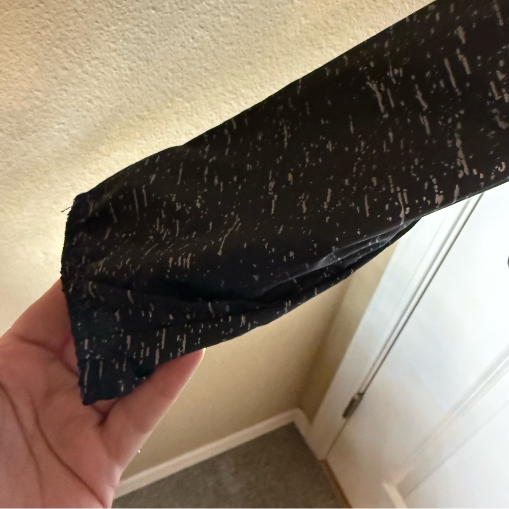 Elevate Reflective Black Lightweight Running Jack… - image 5